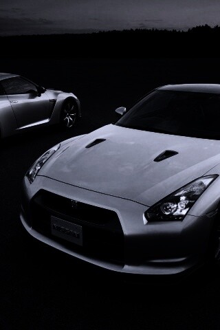 Nissan с двух ракурсов обои