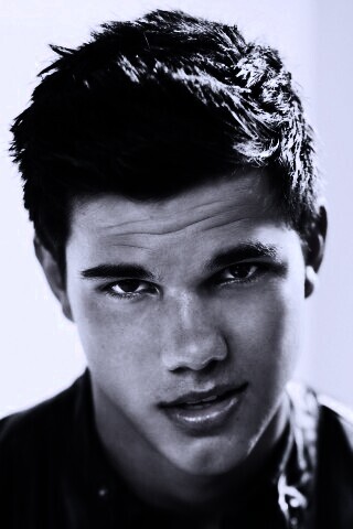 Тайлор Лотнер обои