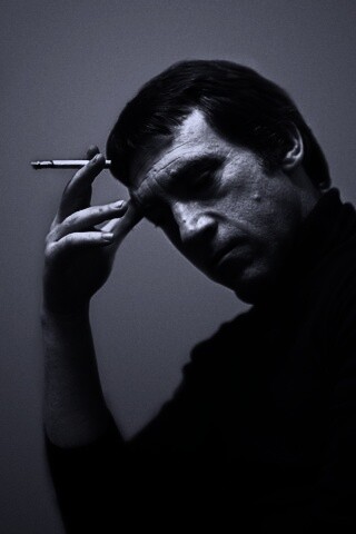 Владимир Высоцкий с сигаретой в руке обои