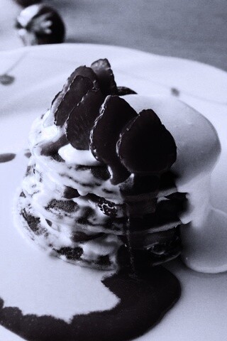 Блинчики с клубникой обои