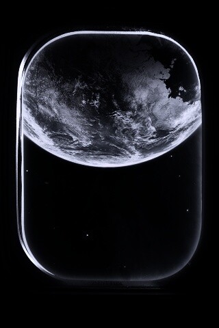 Вид на Землю из иллюминатора космической станции обои