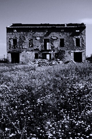 Руины жилого дома обои