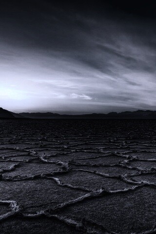 Высохшее пустынное озеро обои