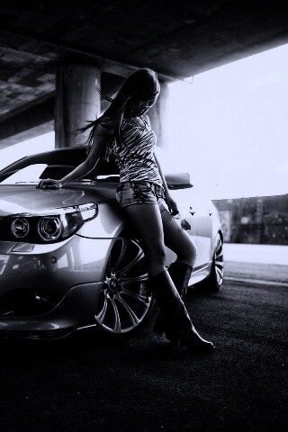 Девушка у BMW обои