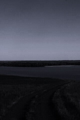 Дорога спускается к воде обои