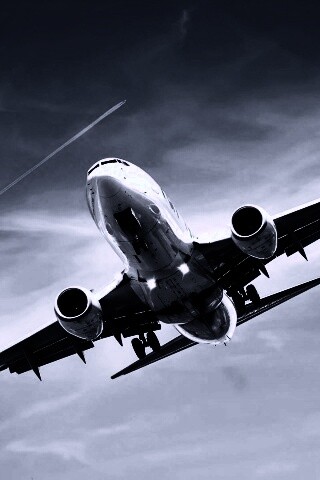 Лайнер в небе обои