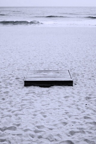 Ящик на пляже обои