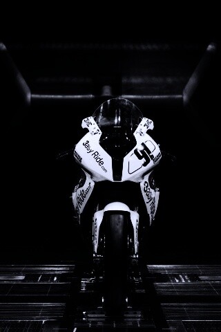 Мотоцикл на тестовом стенде обои