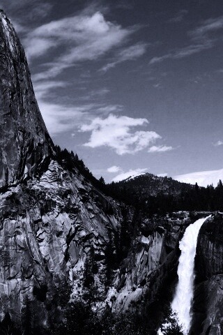Скалы и водопад обои