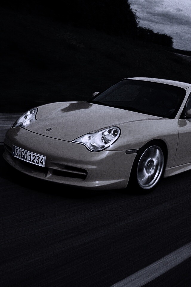 Желтый порш на повороте обои