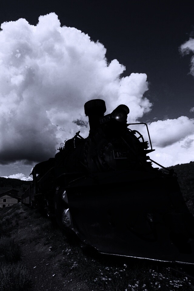 Паровоз на деревенской станции обои