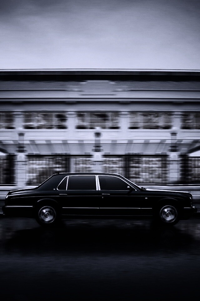 Бентли в городе обои