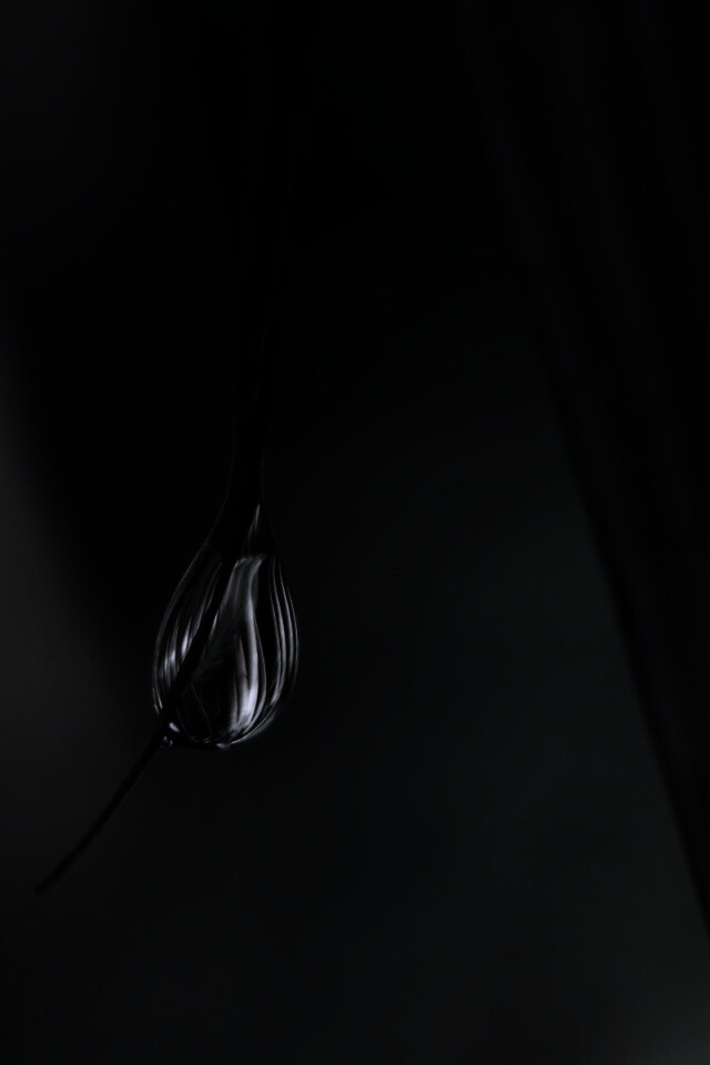 Стекающая капля обои