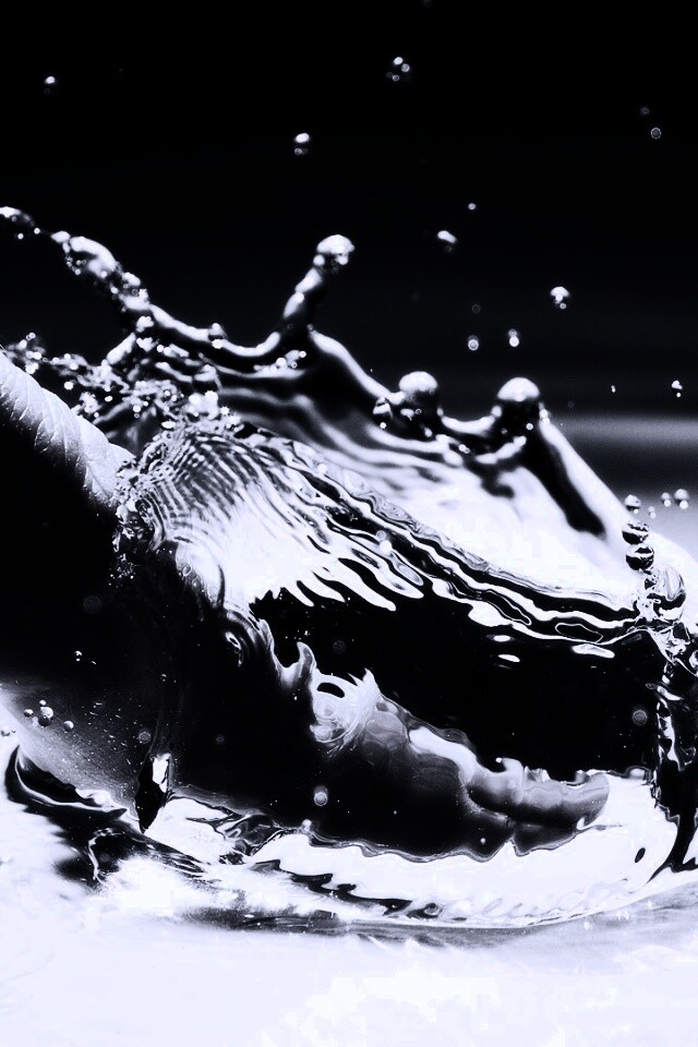 Палец в воде обои