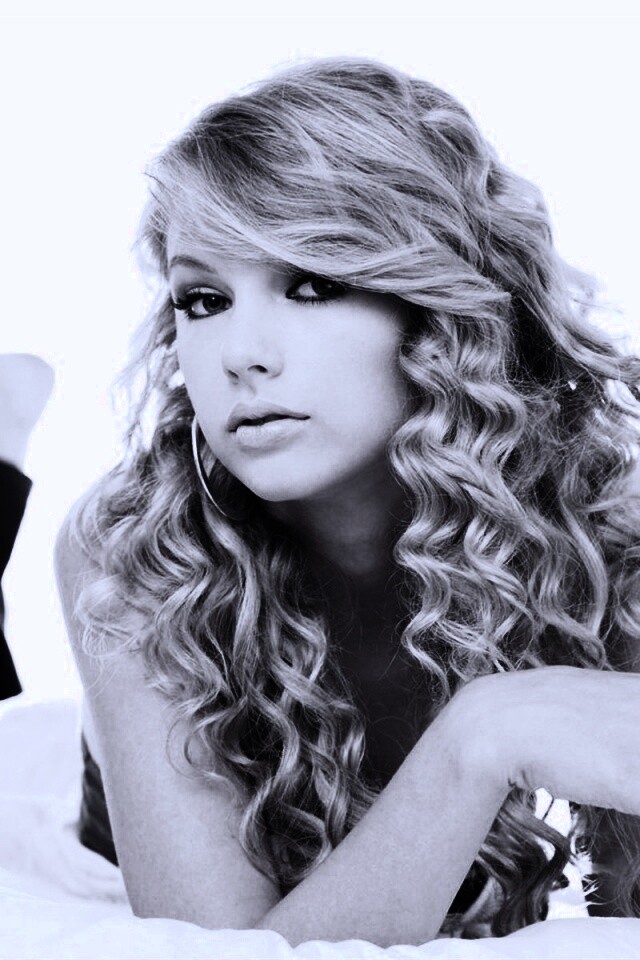 Тэйлор Свифт играет с волсоами обои