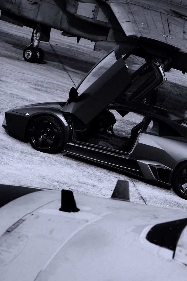 Ламборджини на военной базе обои