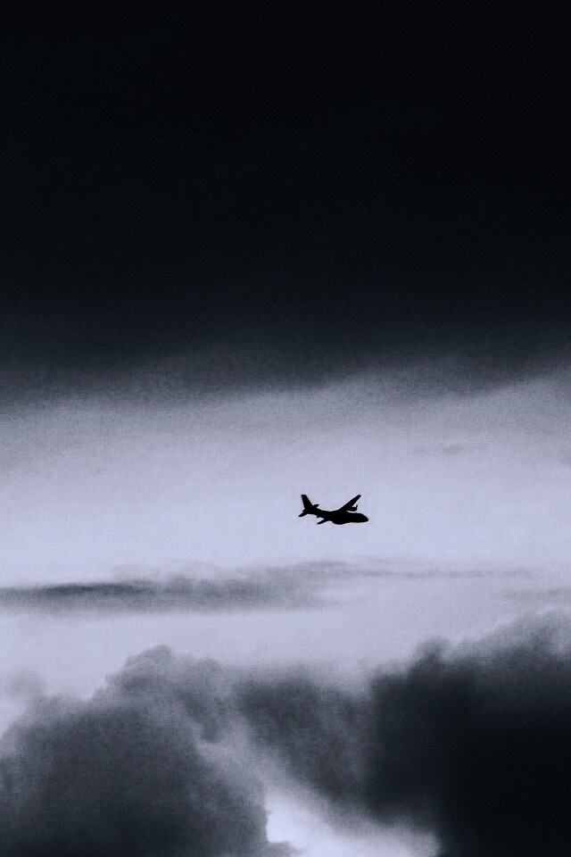 Самолет в небе обои