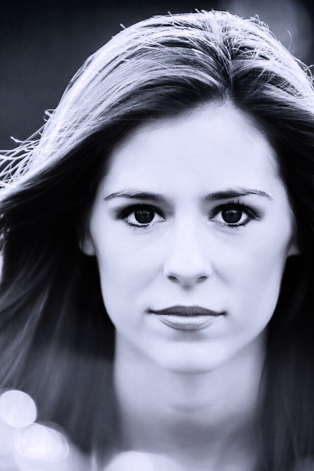 Девушка с голубыми глазами обои