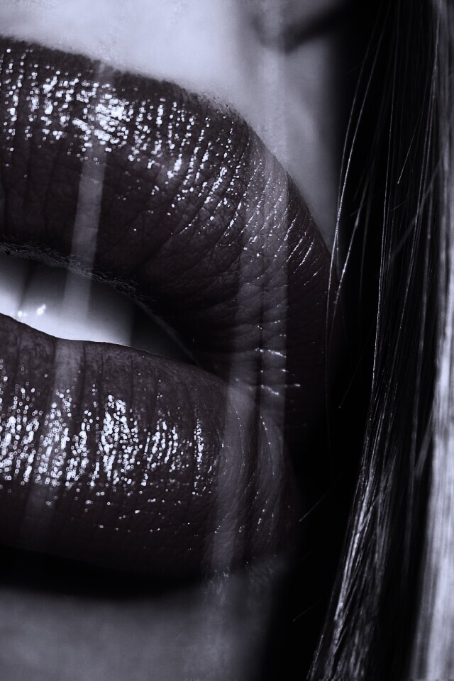 Сочные губы обои