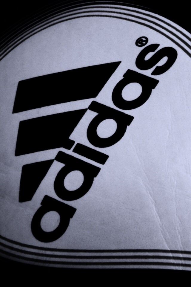 Мяч с логотипом Adidas обои