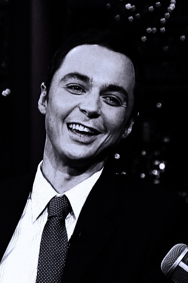 Джим Парсонс на вечернем шоу обои