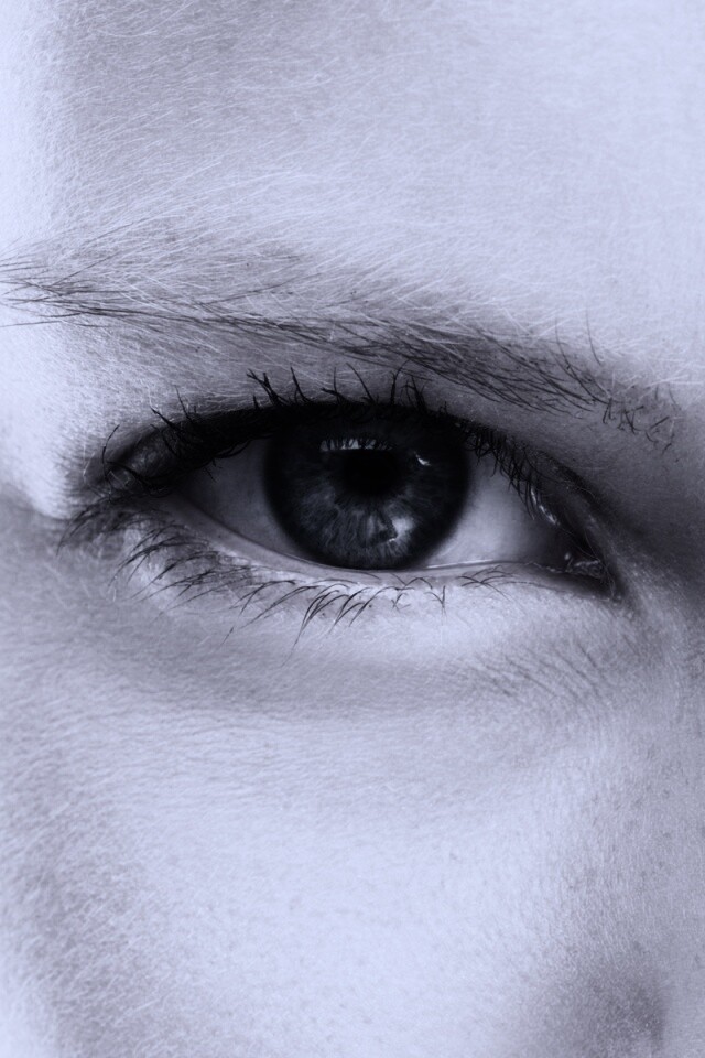 Она смотрит на тебя обои