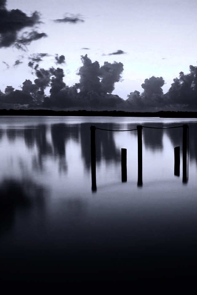 Остров вдалеке обои