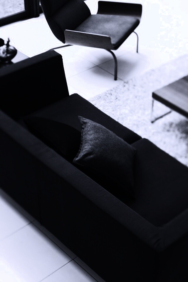 Черная мебель обои