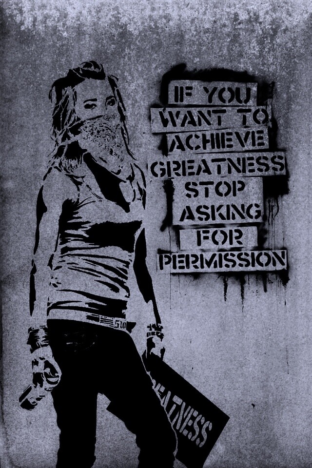 Девушка с баллончиком обои