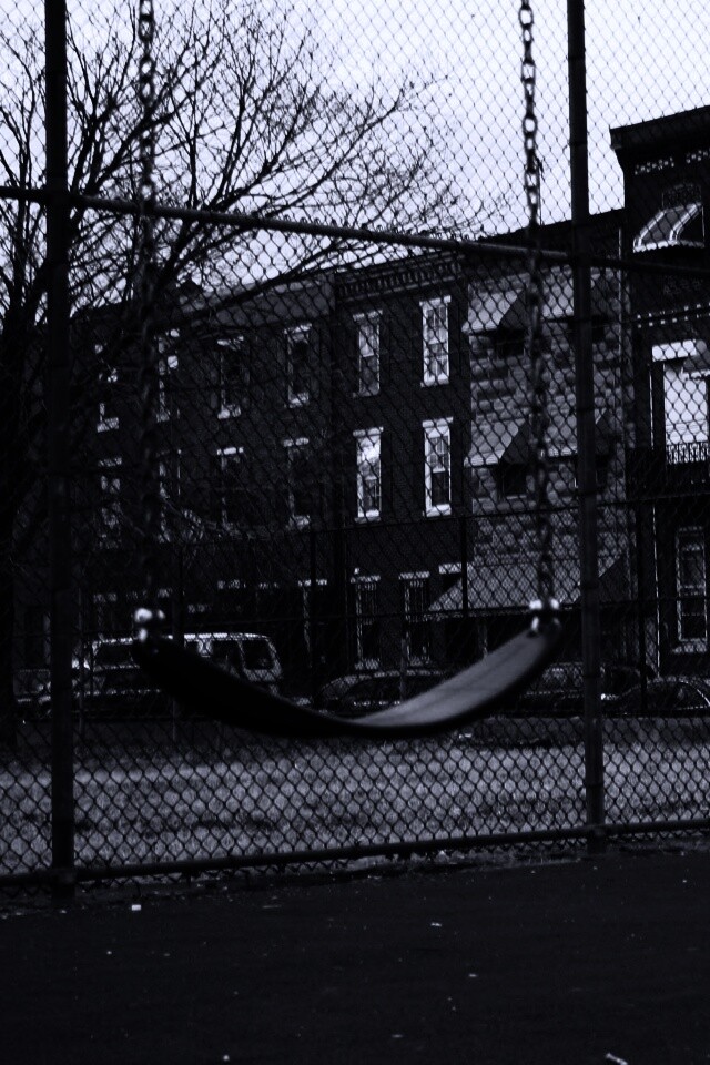 Пустые качели обои