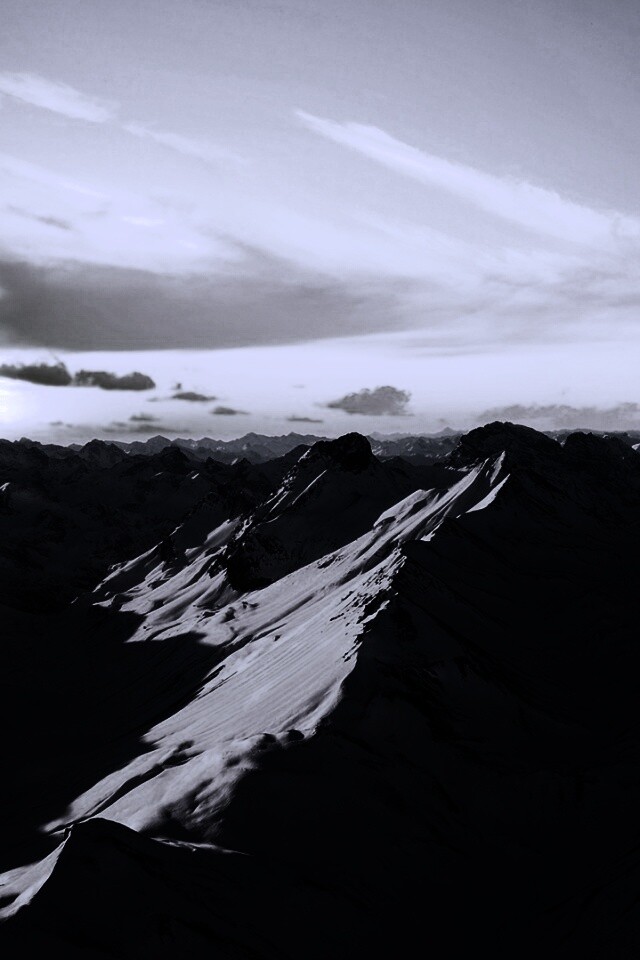 Залитые солнцем горы обои