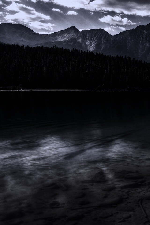 Зеленое озеро обои