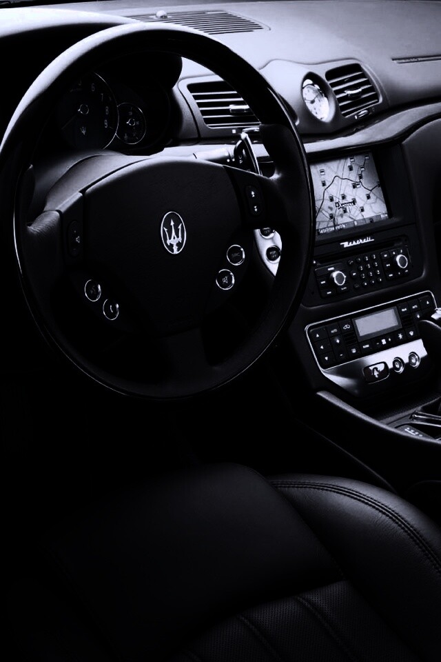 Салон Maserati Granturismo обои