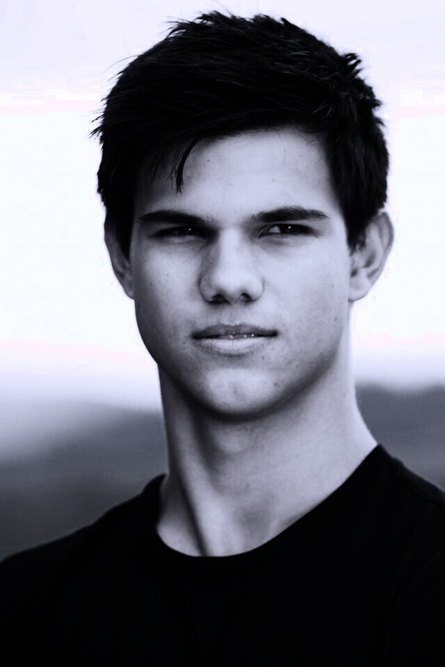 Тайлор Лотнер обои