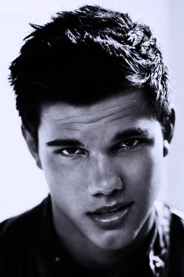 Тайлор Лотнер обои