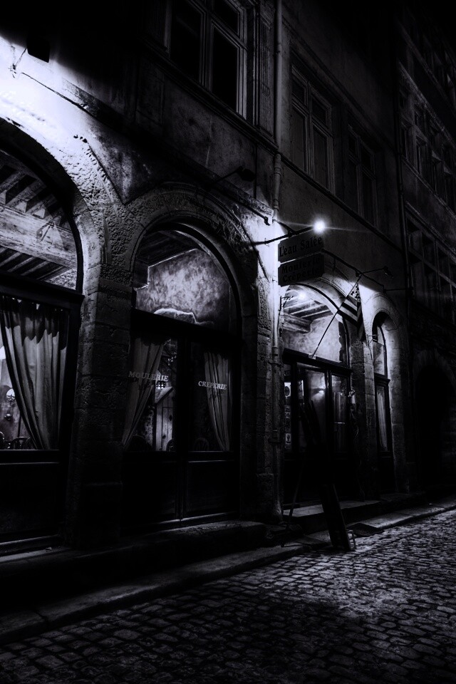 Ночная улочка обои