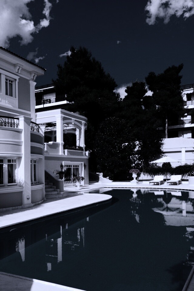 Особняк с бассейном обои