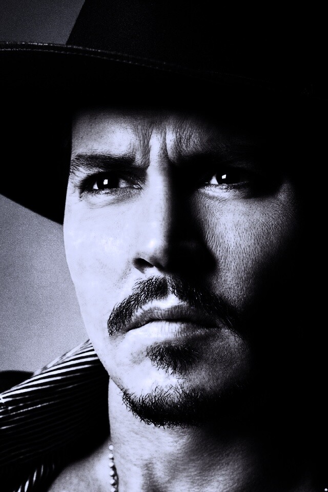 Актер Джонни Депп в широкополой шляпе обои