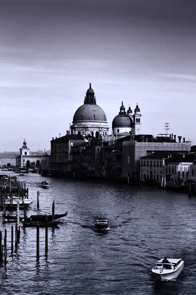 Канал в Венеции обои