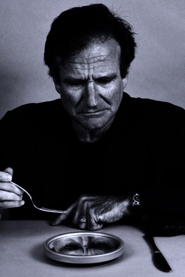 Робин Уильямс перед зеркалом обои