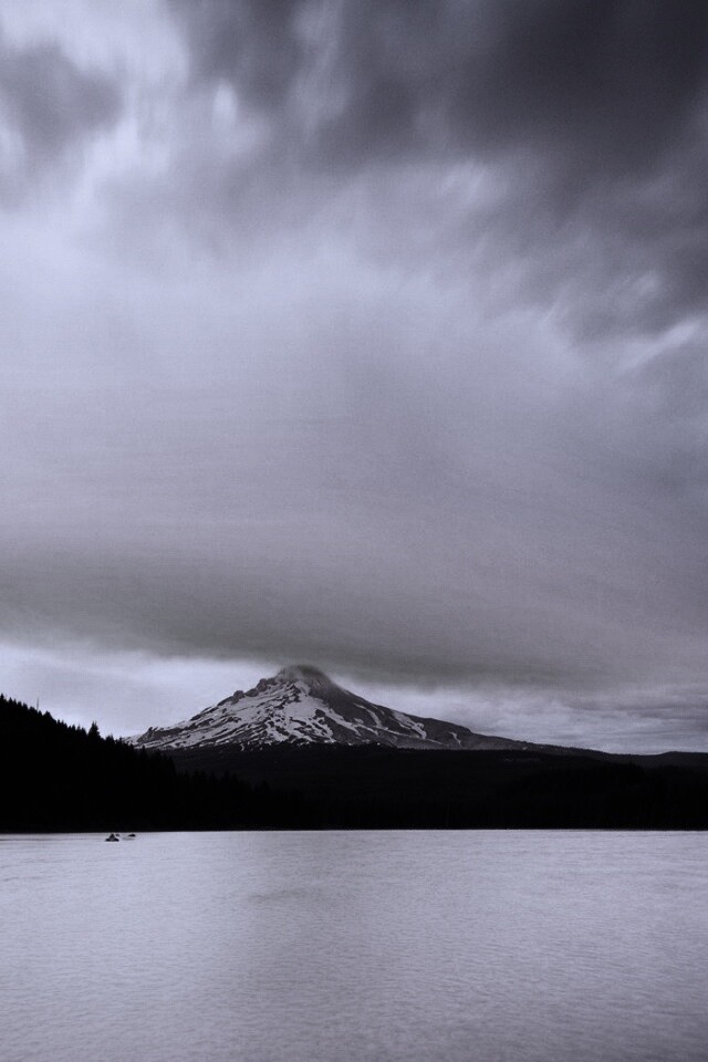 Закат над горой обои