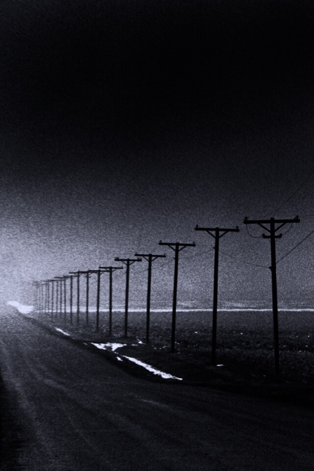 Столбы вдоль дороги обои