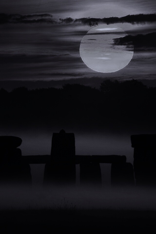 Стоунхэндж в утреннем тумане обои