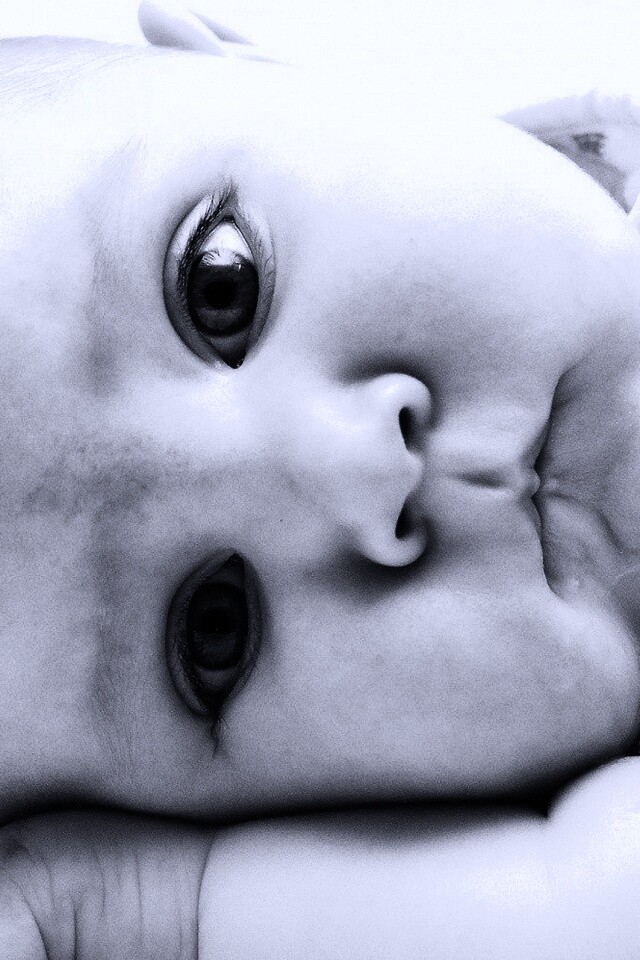 Задумчивый обои