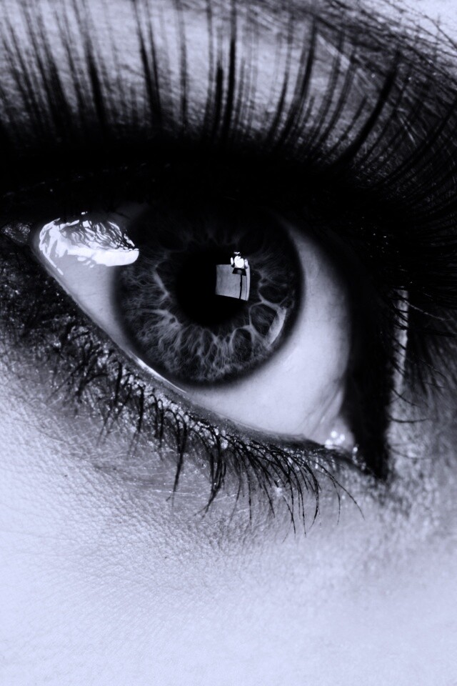 Глаза цвета стали обои