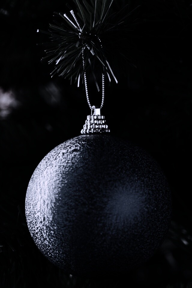 Шары на ёлке обои