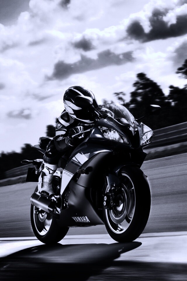 Мотоциклист на треке обои