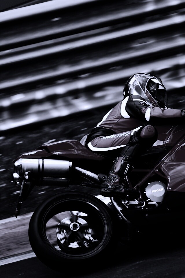 Красный мотоцикл обои