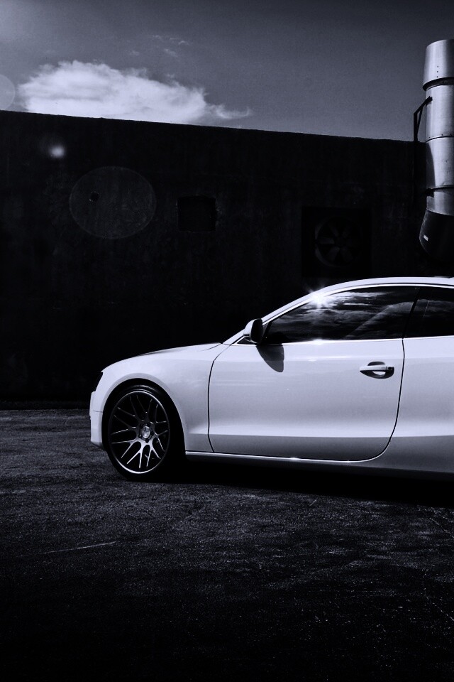 Белый автомобиль обои