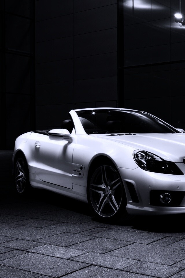 Белый мерседес с открытым верхом обои